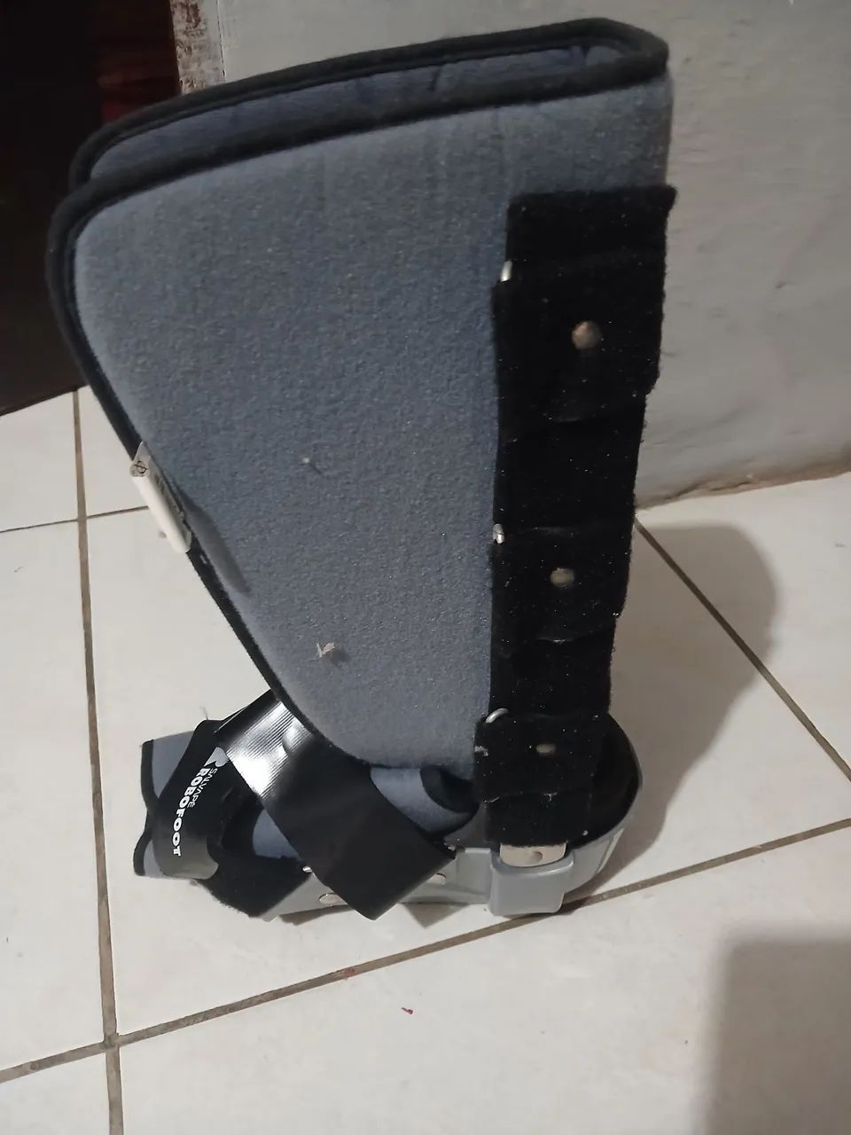 Bota Ortopédica Semi-Nova - Foto 3