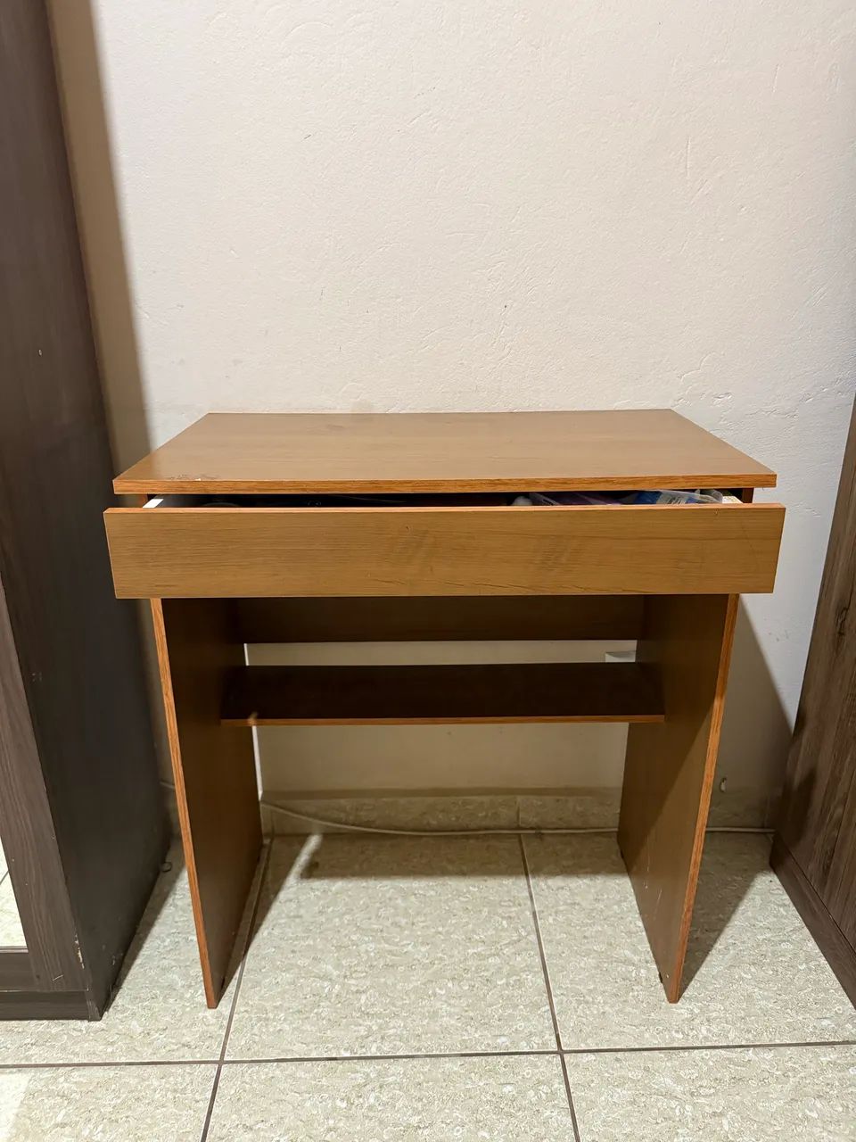 Vende-se escrivaninha