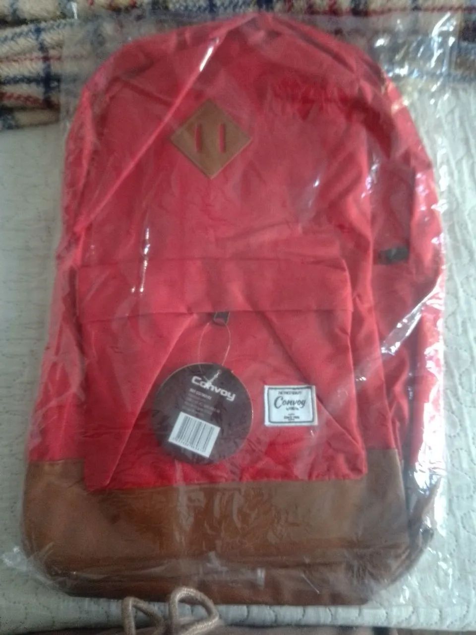Mochila nova na embalagem Convoy yins