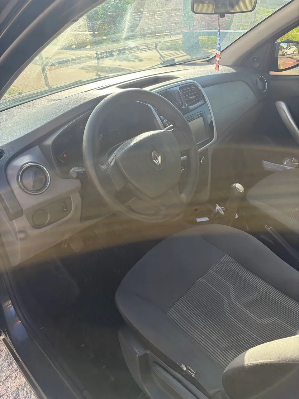 Renault Logan Expression Flex 1.0 12V 4P 2019 - Foto 4