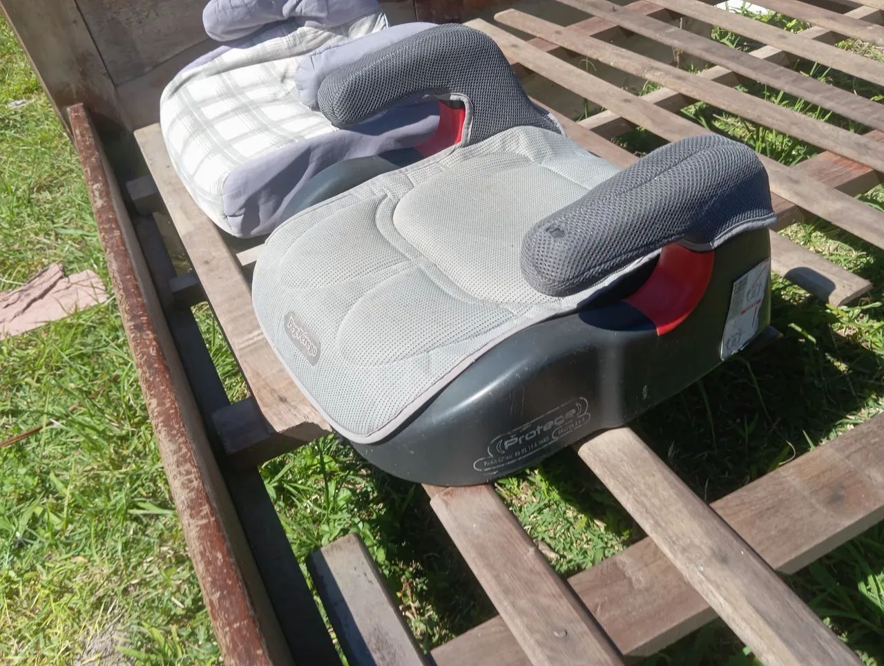 Assento infantil para carro usado 