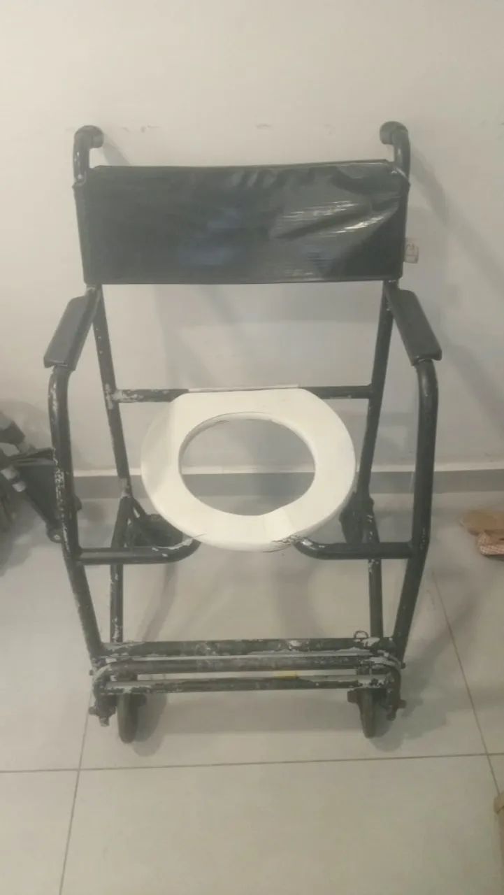 Cadeira de banho usada