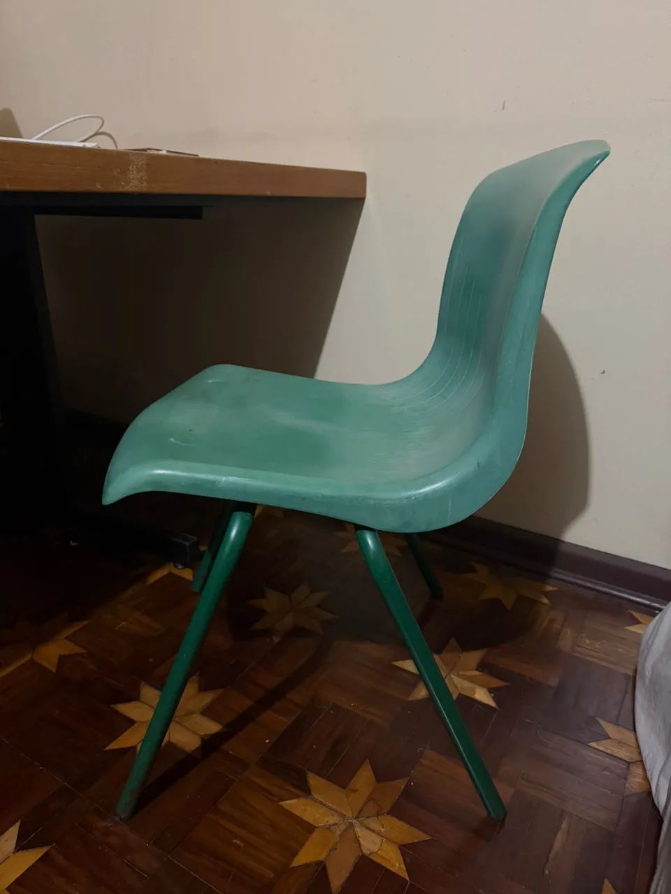 4 Cadeiras Verde-Água - Plástico e Metal - Foto 3
