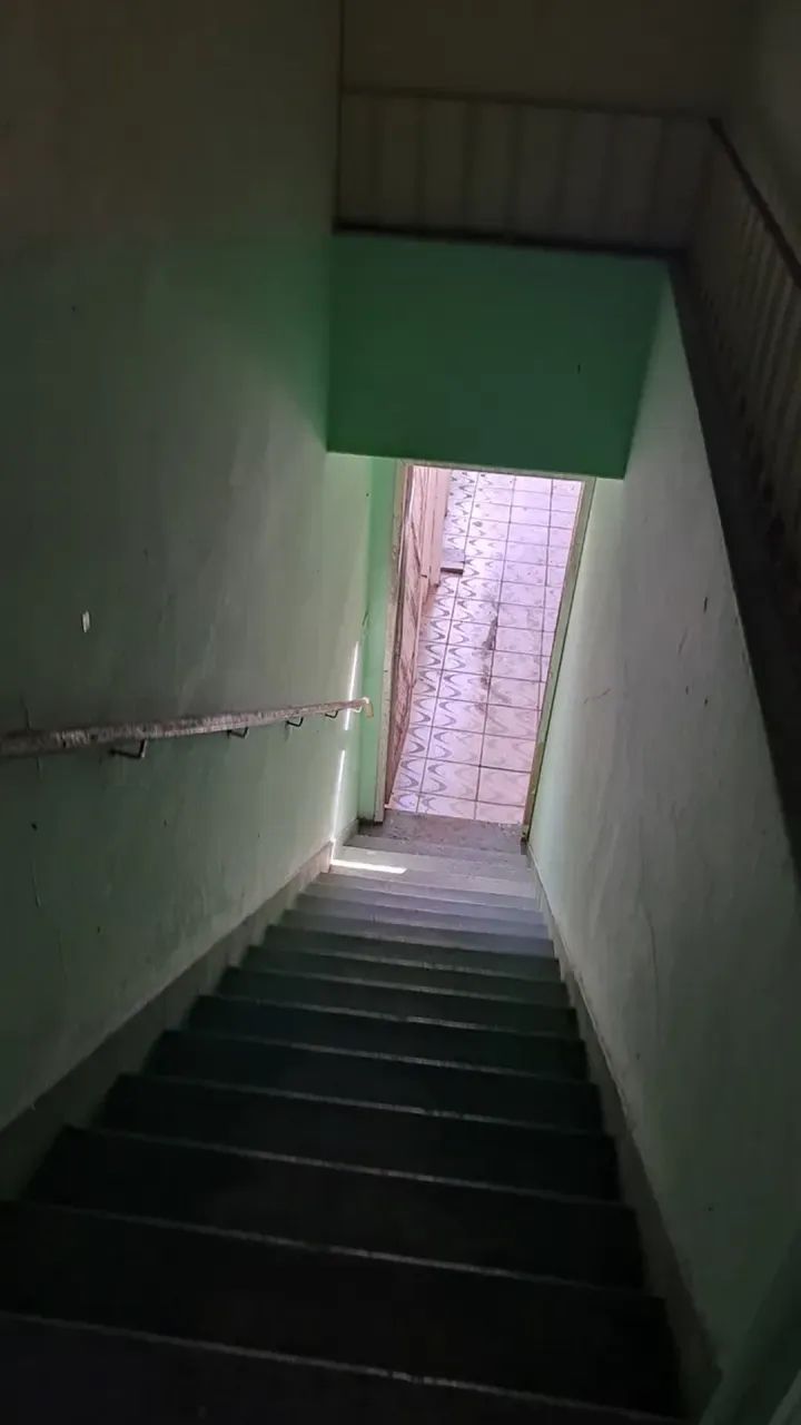 SOBRADO, AMPLO COM APROXIMADAMENTE 15 SALAS. - Foto 2
