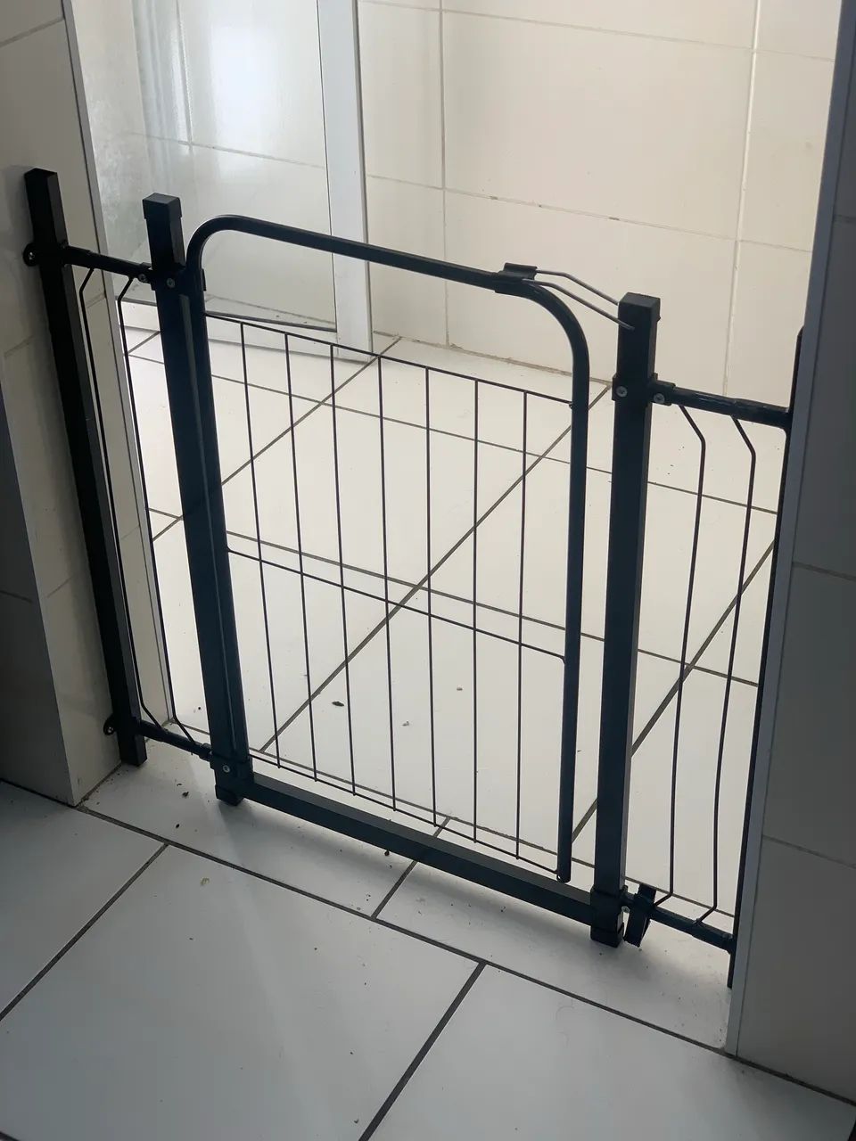 Portão pet com fixação na parede reforçado - Foto 2