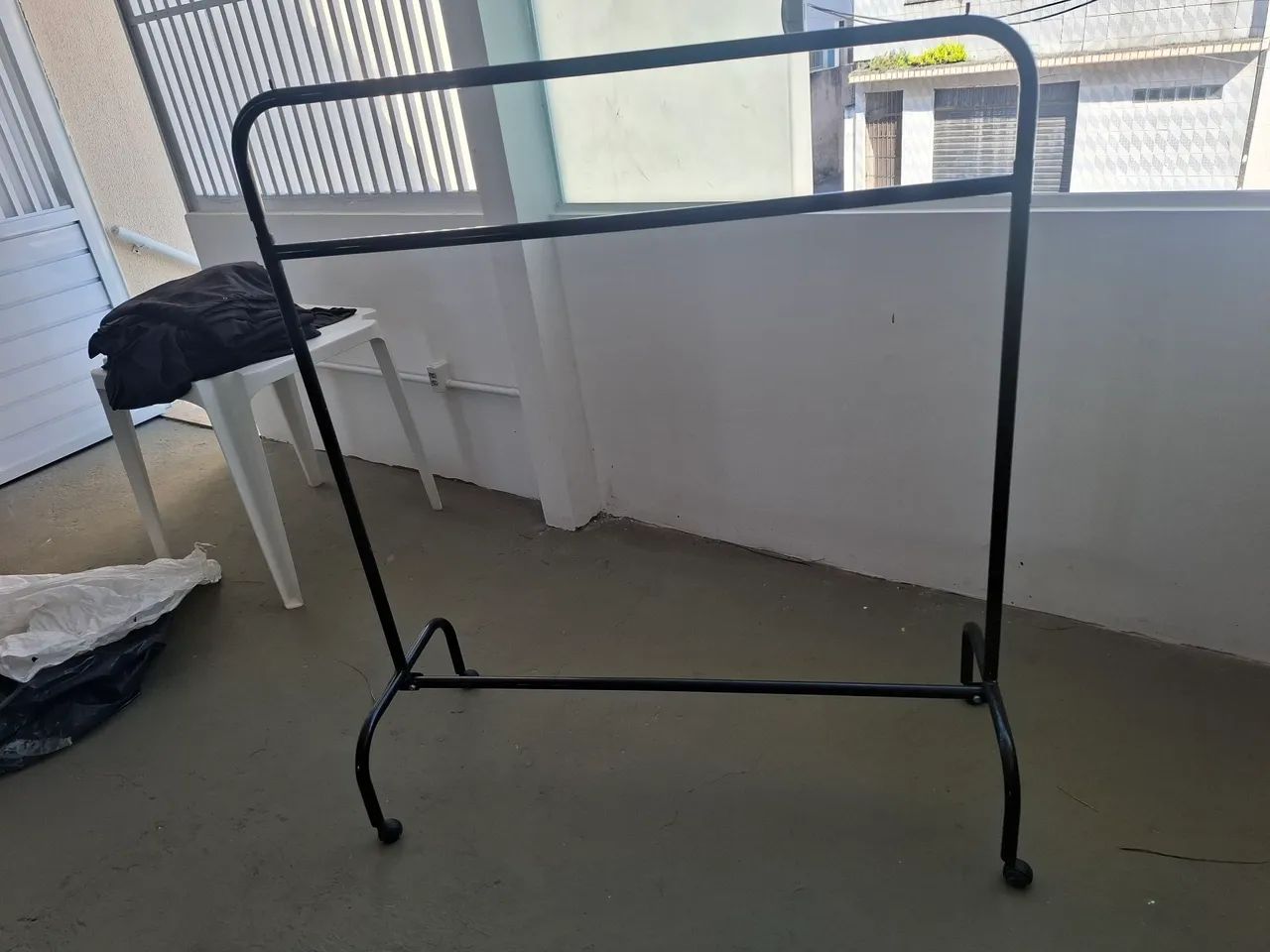 Arara de roupas - Foto 2
