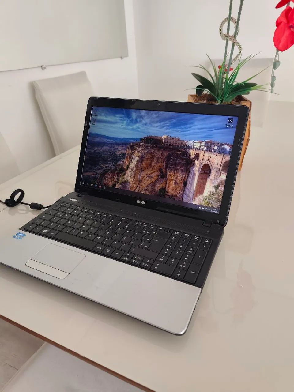 Notebook Acer i3 E1-571 - Foto 3
