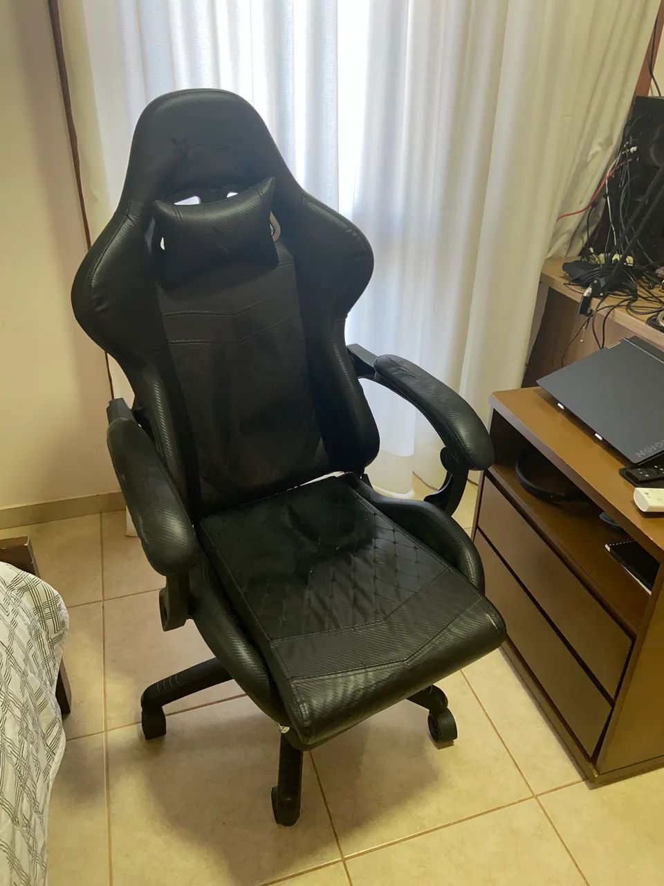 Cadeira Gamer Husky Tempest 700 Preta com apoio para pés - Foto 2