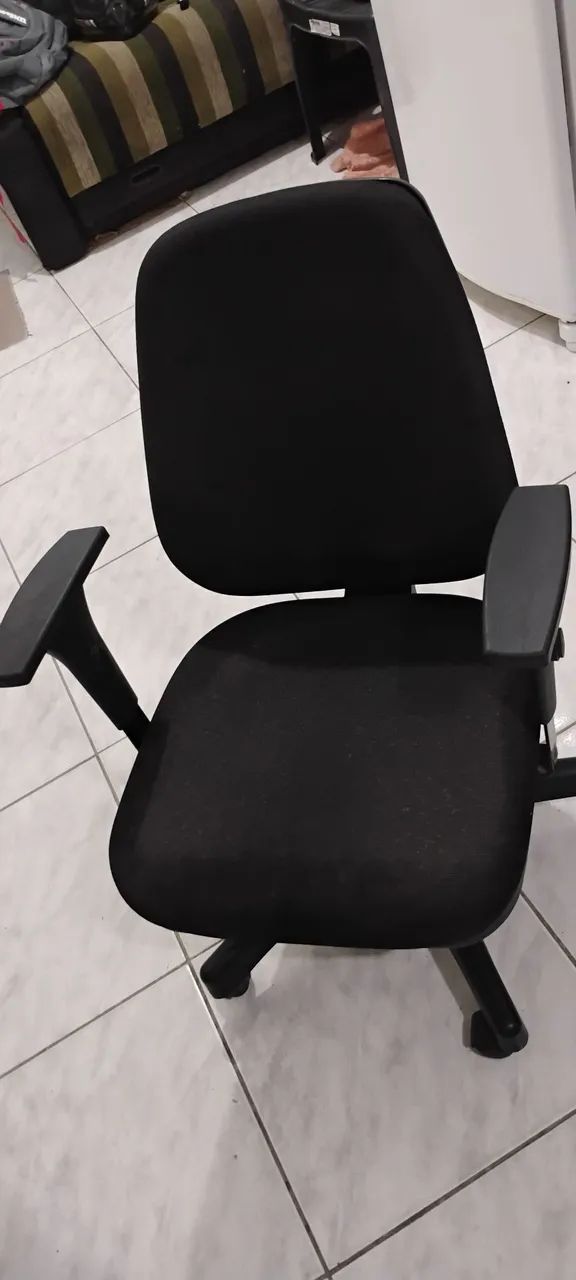 Cadeira para escritório acolchoada. - Foto 4