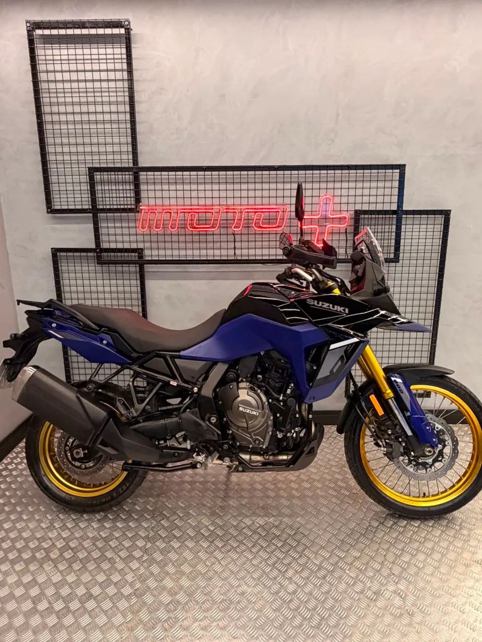 V-Strom 800 DE 2025 impecável 