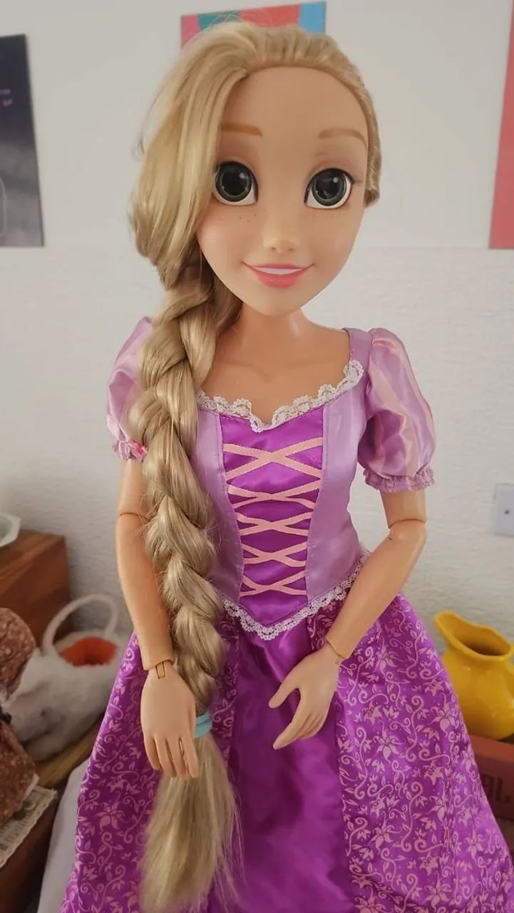 Boneca Rapunzel importada (toda articulada)  - Foto 3