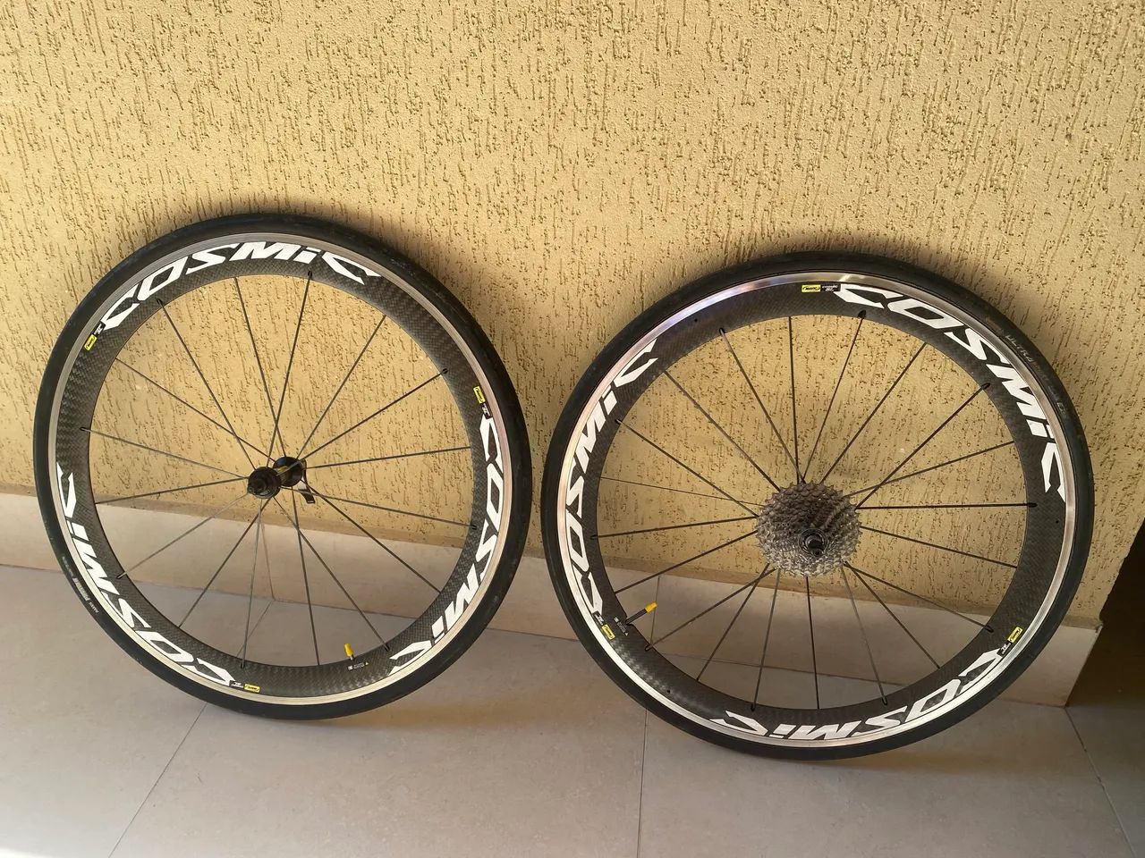 Par de rodas de carbono mavic cosmic