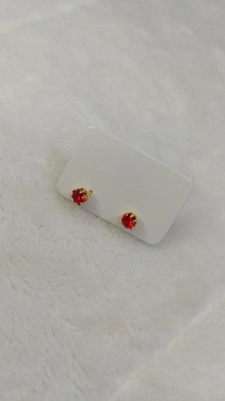 Brincos Pequenos com Pedrarias 