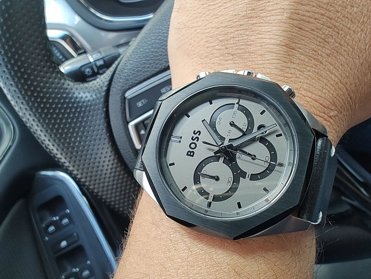 Relógio Boss chronograph original  - Foto 2