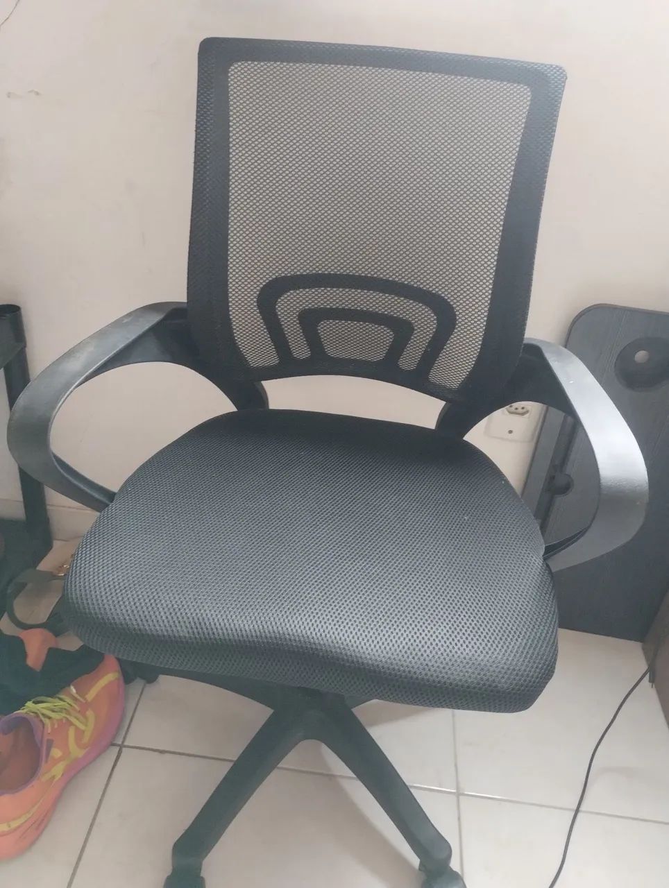 Cadeira de escritório.