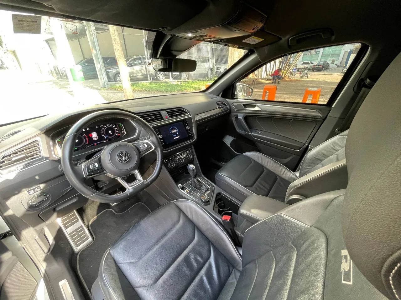 Volkswagen Tiguan Allspac R-Line 350 TSI 2.0 4x4, foto 16 de 19