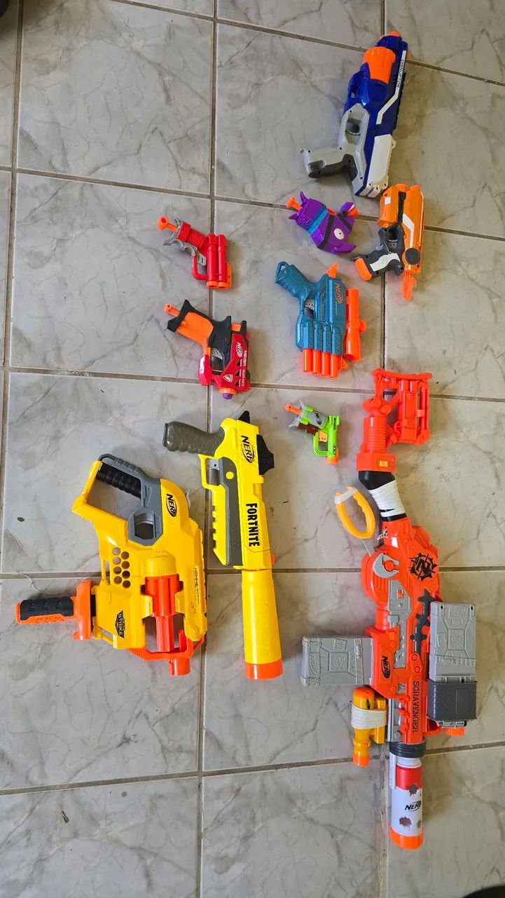 Kit Armas de Brinquedo NERFs Variadas