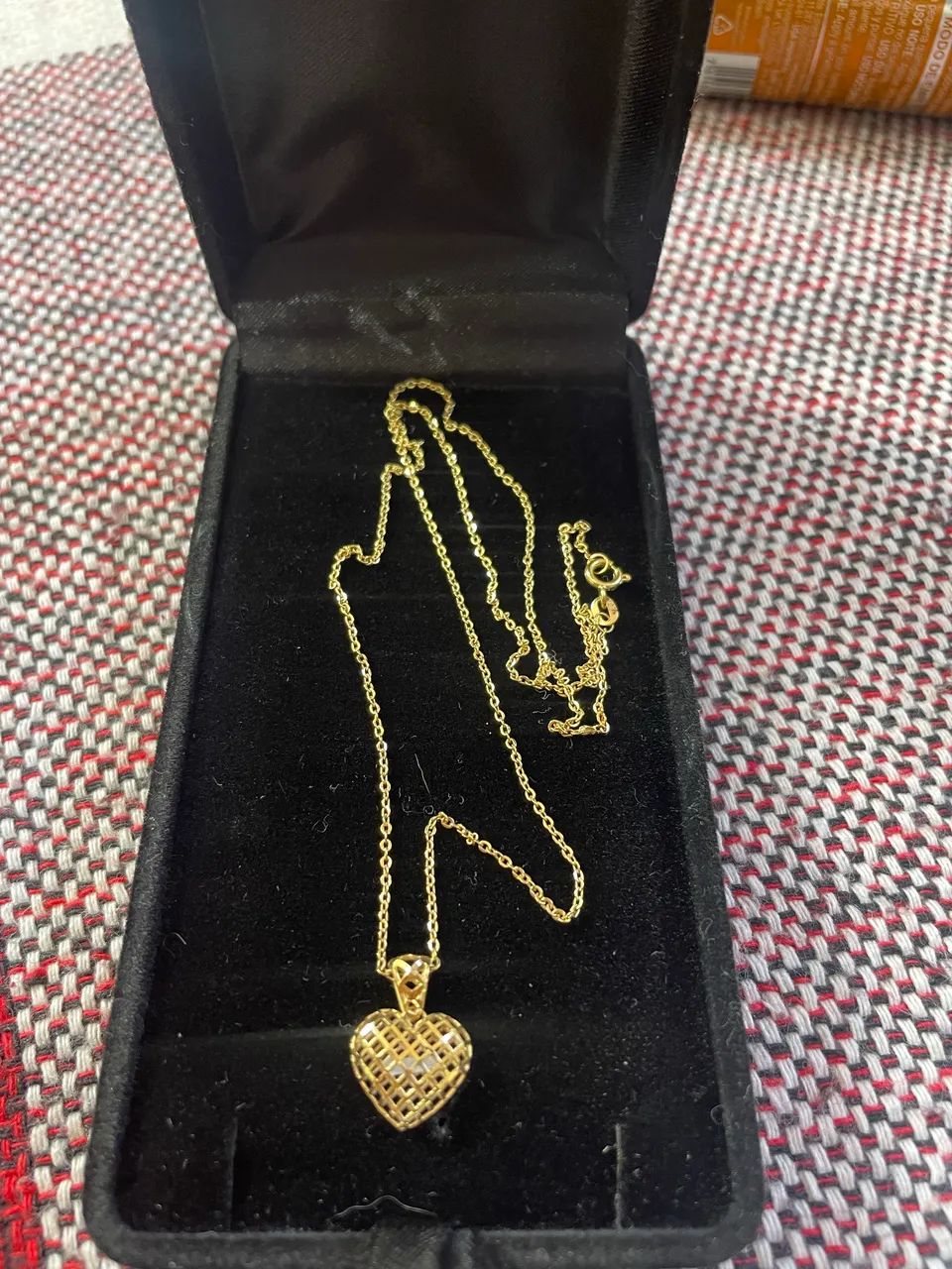 Corrente de ouro com pingente 