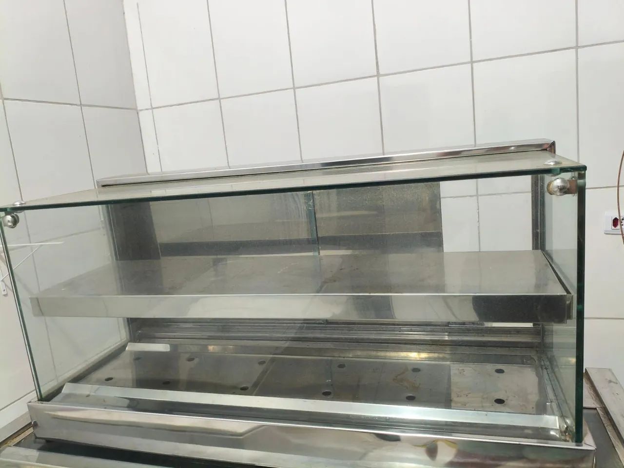 Balcão Refrigerado Expositor com Vitrine de Vidro - Inox 