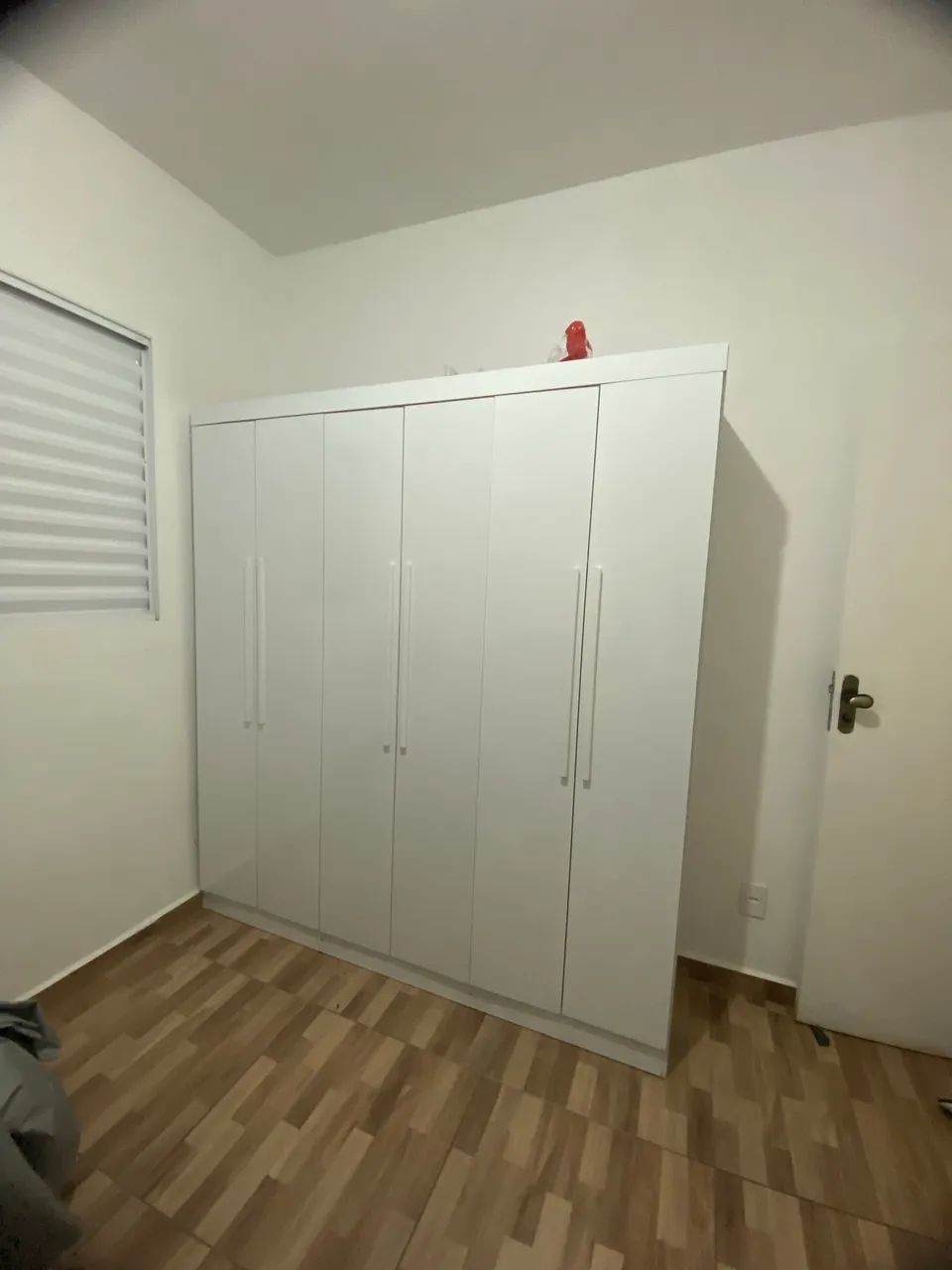 Guarda roupa branco casal 6 portas - Foto 2