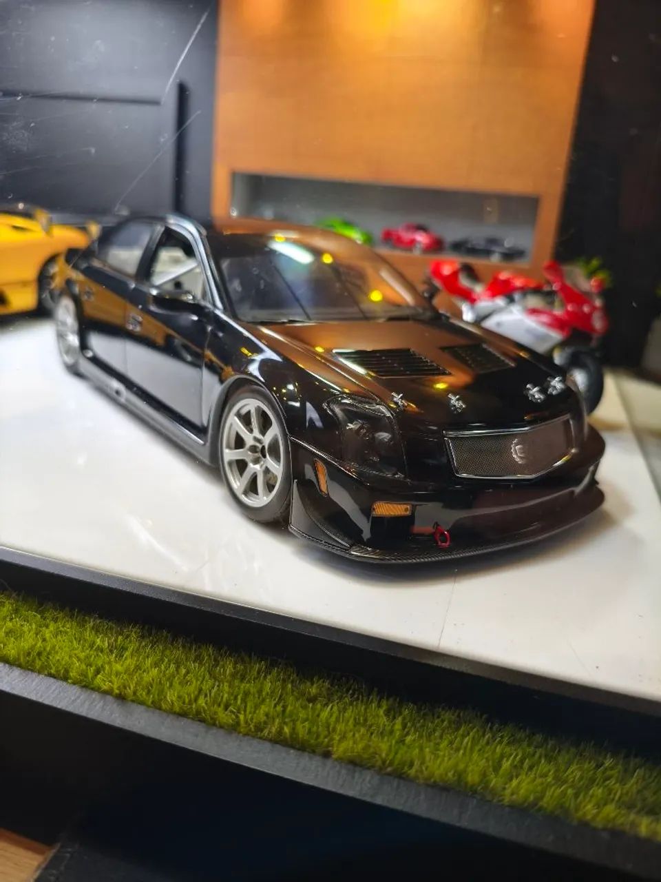 Cadillac 1/18 Autoart edição limitada Impecável - Sem caixa!