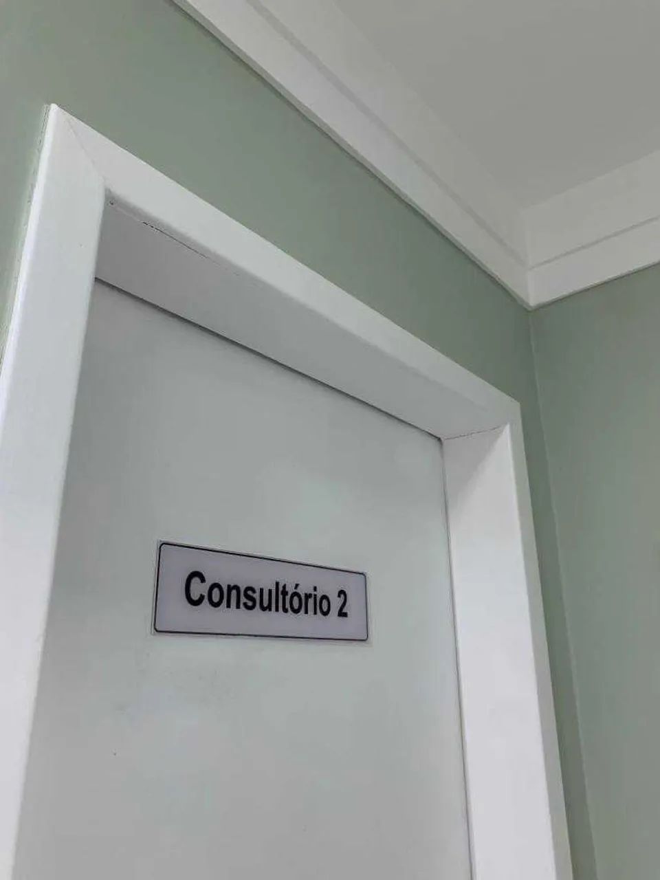 SALA COMERCIAL NO ED. PAULO FIGUEIREDO - M.CC - ANDAR ALTO - LESTE [32399]