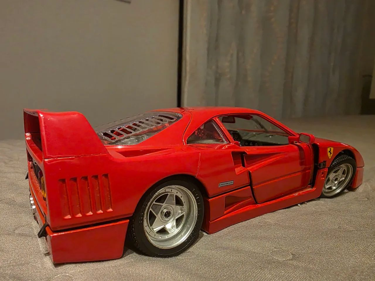 Miniatura f40 escala 1:18 - Foto 3