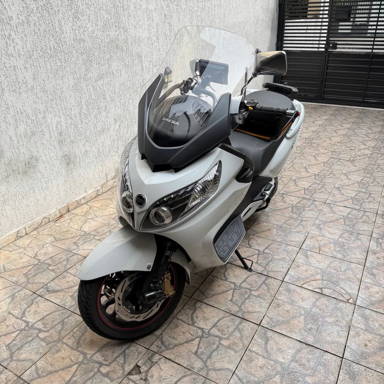 Dafra - Maxsym 400i 2024 12.800km - Foto 4