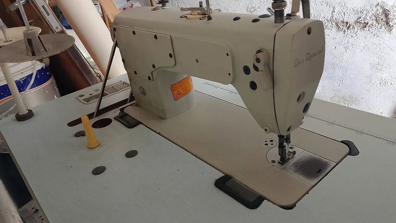 Máquina de costura  - Foto 2