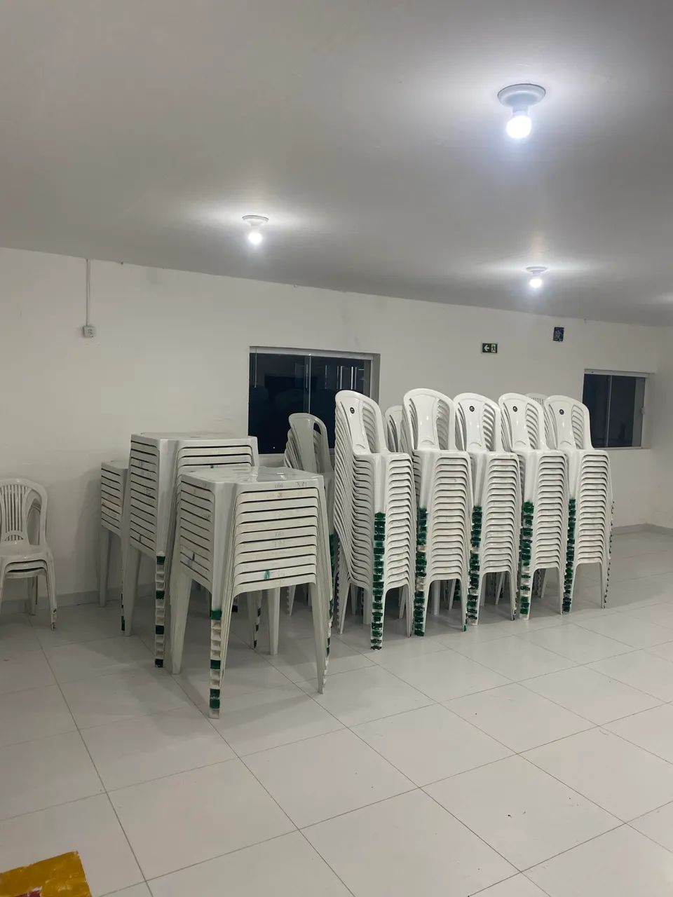 Locação de mesas e cadeiras  - Foto 4