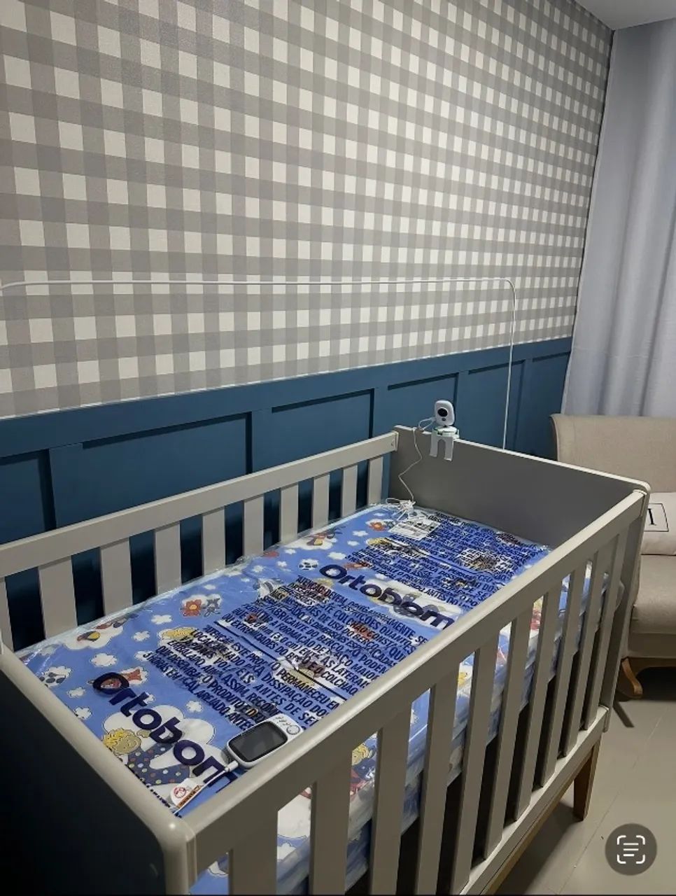 Vendo berço americano vira cama com colchão  - Foto 2