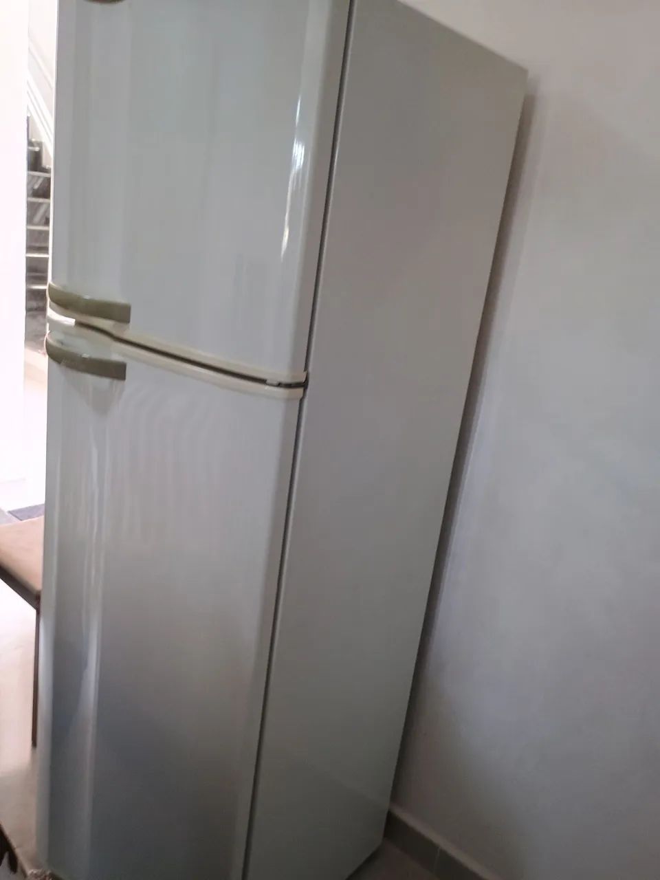 Geladeira Eletrolux com defeito  - Foto 2