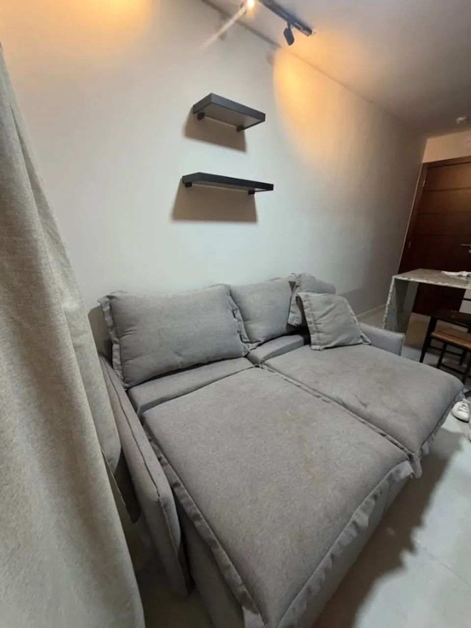 Sofá Retrátil 2 Lugares Cinza Claro - Confortável e Moderno - Foto 5
