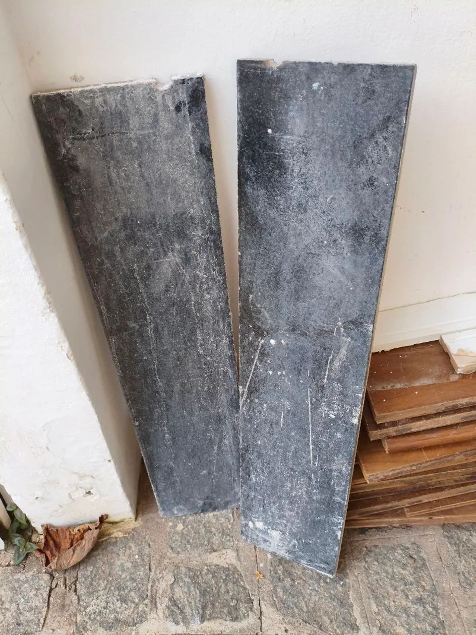Duas soleiras granito preto