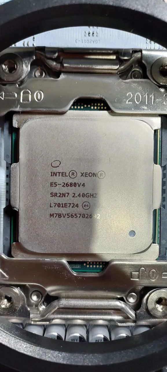 Placa mãe qiyida x99 D4  + E5 2680 v4 - Foto 2