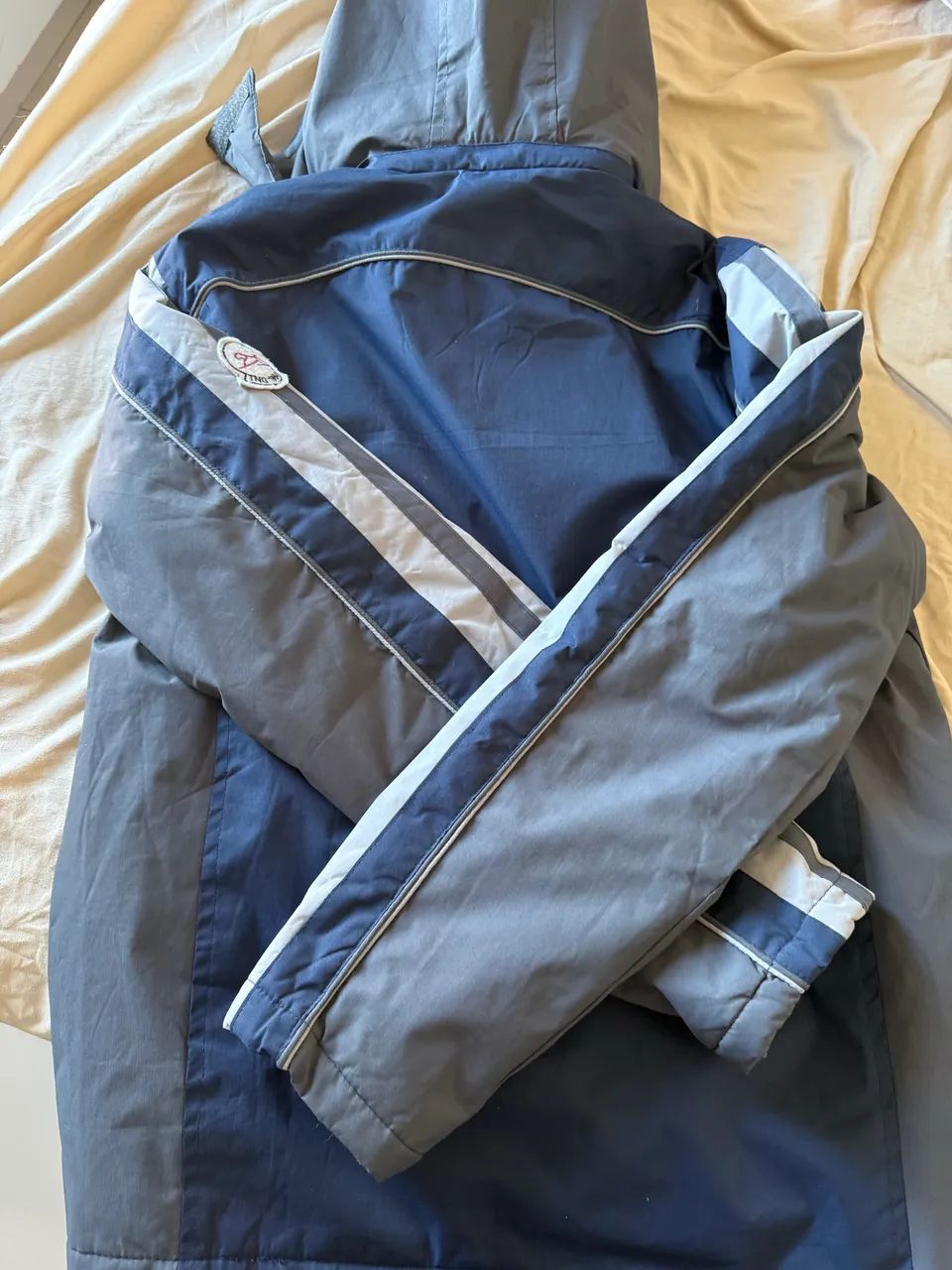 Jaqueta Tng Azul e Cinza com Capuz - Tamanho M - Foto 2
