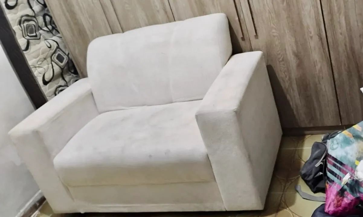 SOFÁ DIUS LUGARES SEMI NOVO - Foto 3