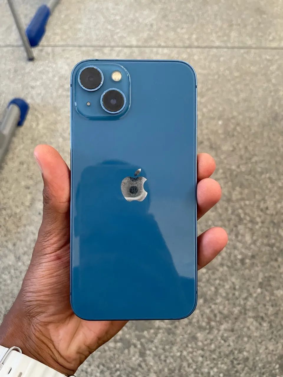 iPhone 13 azul  - Foto 3