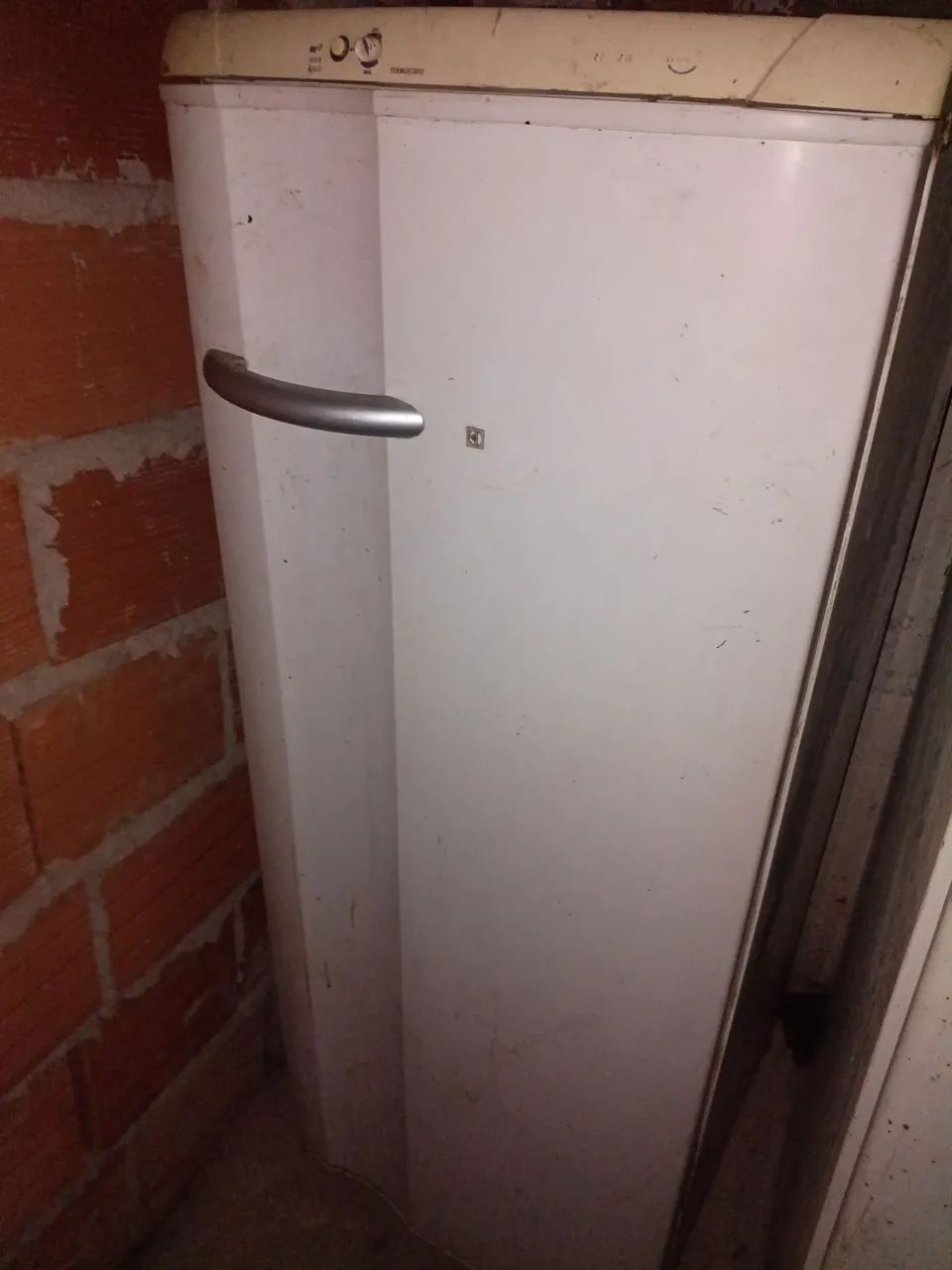 Geladeira Electrolux 300l