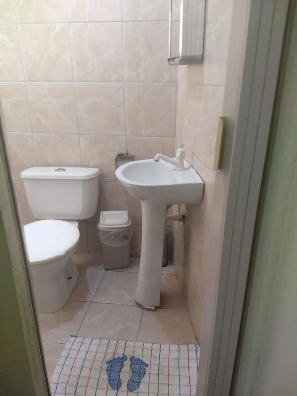 Quartos de pousada/ casas mobiliadas 