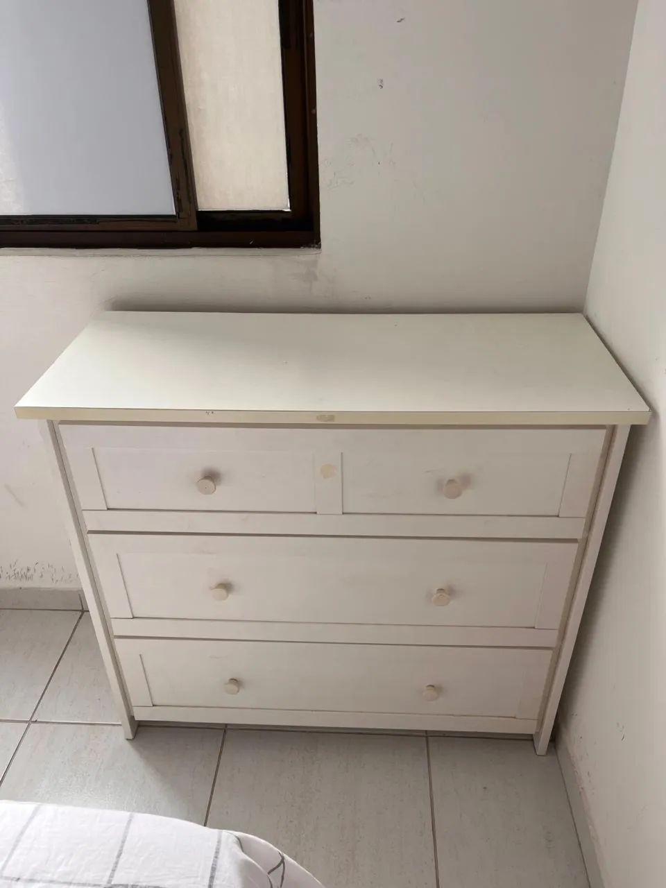 Cômoda usada com 3 gavetas