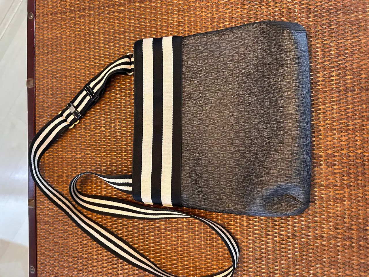 Bolsa Victor Hugo original em perfeito estado - Foto 5
