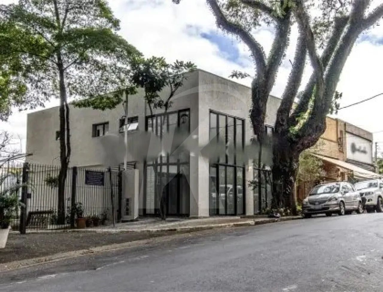 Prédio comercial de 250 m², com 2 andares e estrutura voltada para uso comercial. - Foto 2