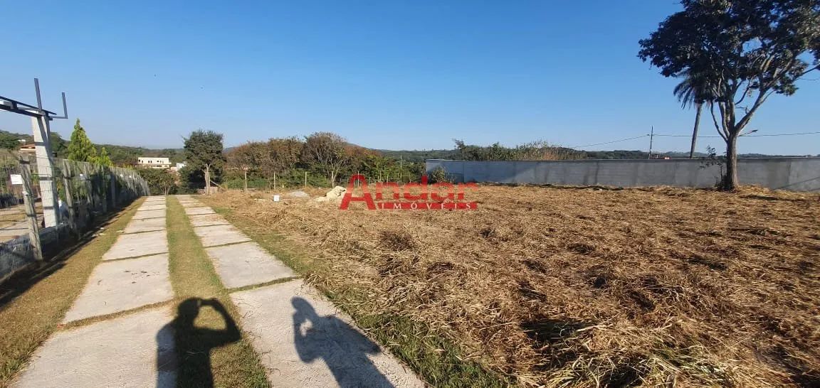 Terreno em Solar Do Madeira com 450 m².