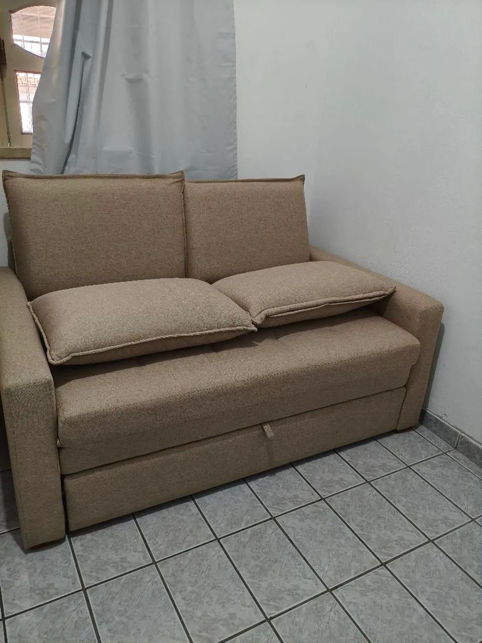 sofá cama usado em bom estado de conservação 