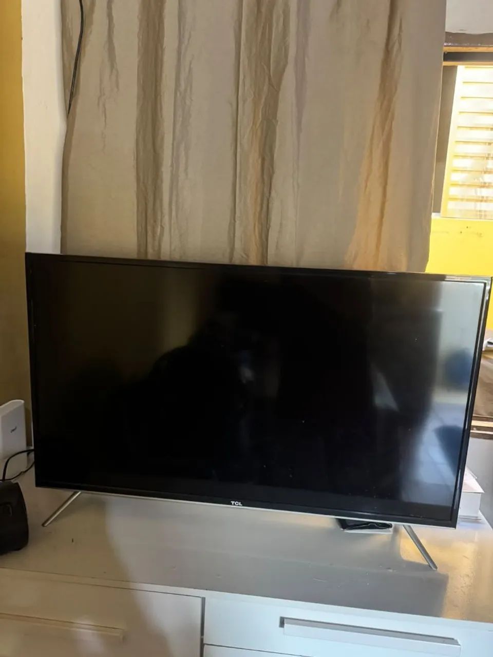 Tv 1 mês de uso nova de tudo  - Foto 2