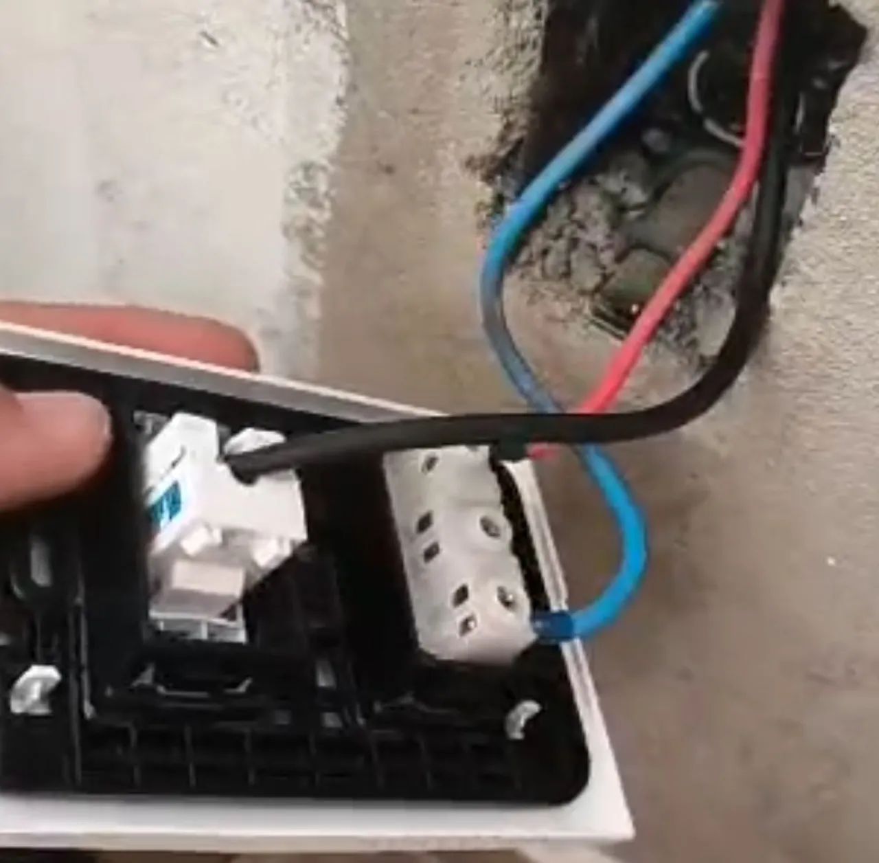 Serviços em Rede e pequenos reparos elétricos  - Foto 5