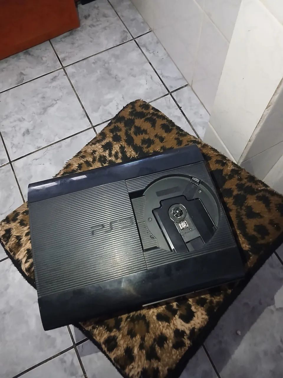 Vendo ps3 desbloqueado super slim - Foto 2