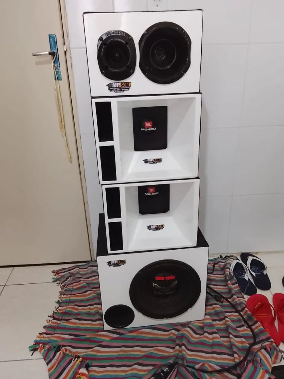 Vende,se sons novinho 