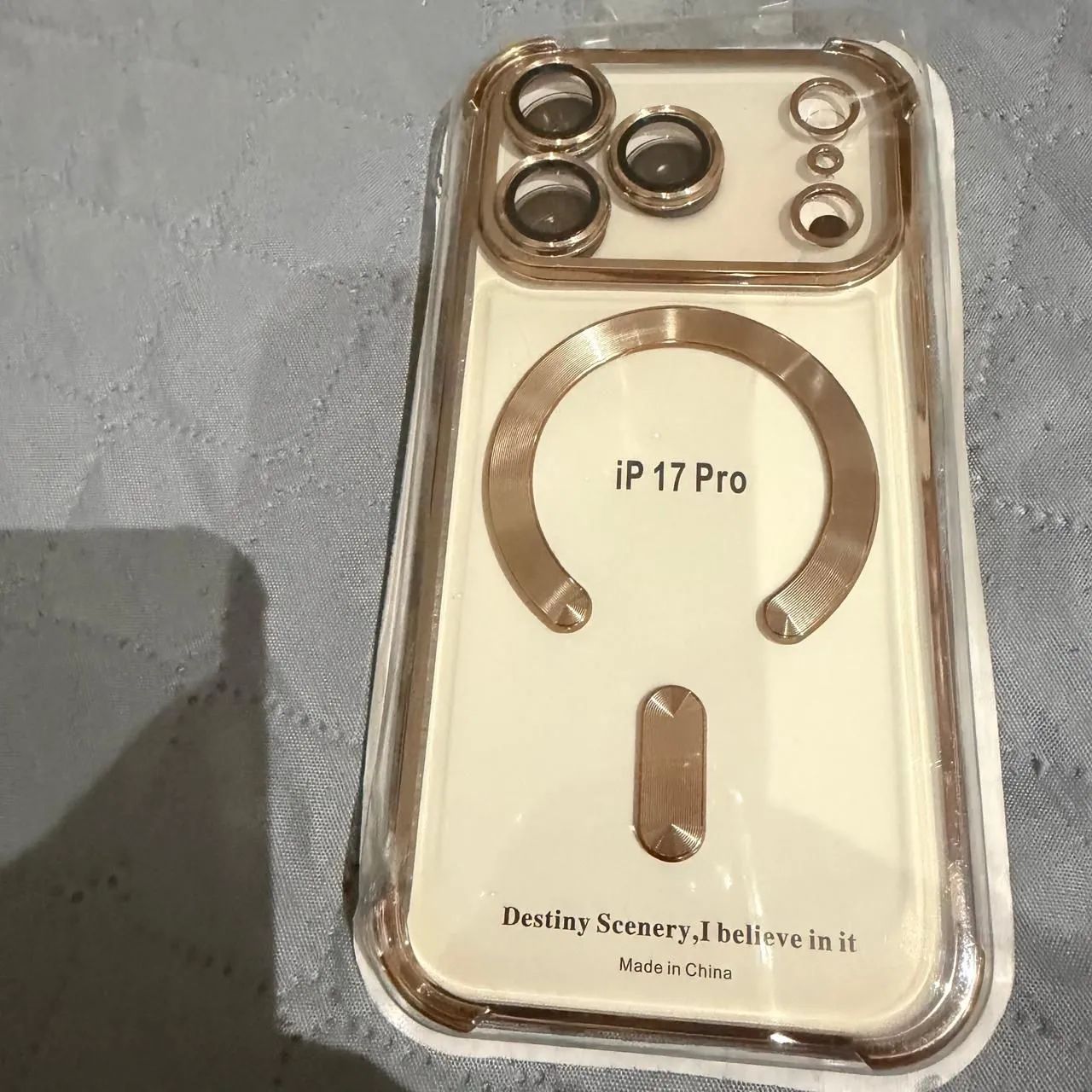 Capa de iPhone ORIGINAL 17pró..nunca usado.. *